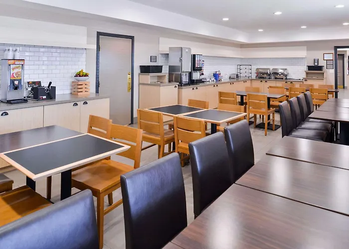 Country & By Radisson, Tinley Park, Il 3*