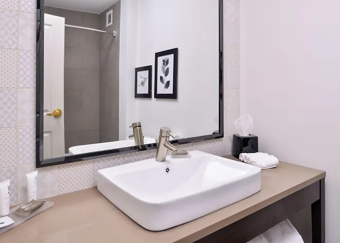 Hotel Country & By Radisson, Tinley Park, Il