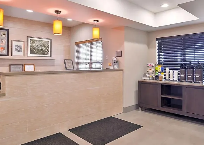 Hotel Country & By Radisson, Tinley Park, Il