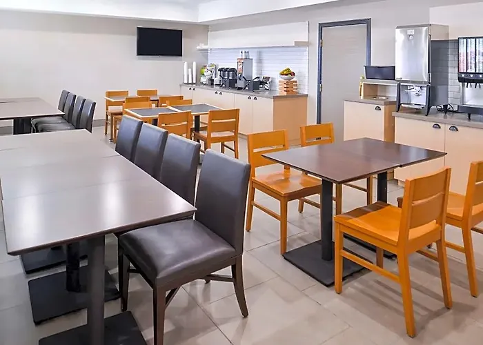 Hotel Country & By Radisson, Tinley Park, Il Tinley Park