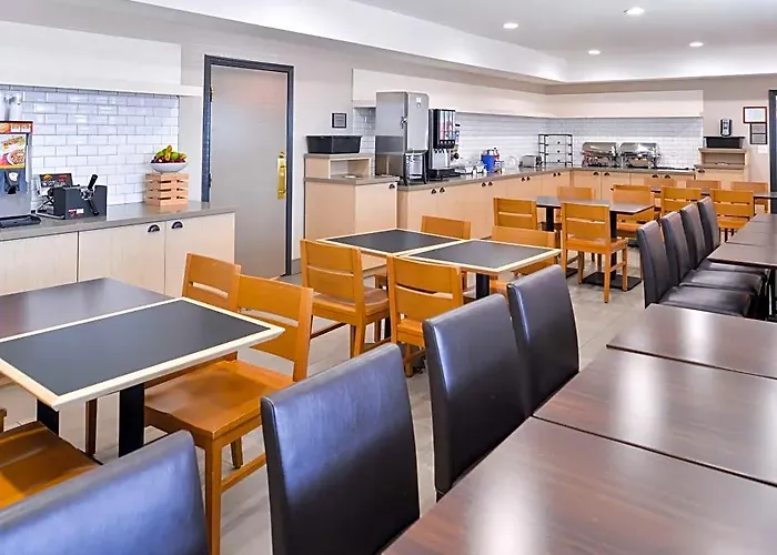 Country & By Radisson, Tinley Park, Il
