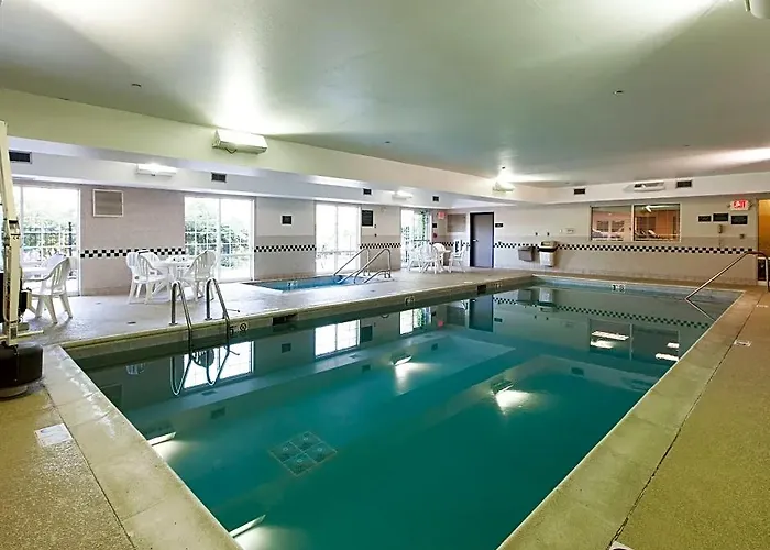 Country & By Radisson, Tinley Park, Il