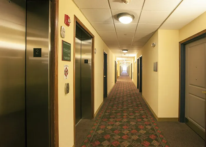 Hotel Country & By Radisson, Tinley Park, Il